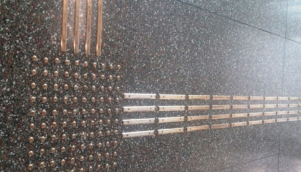 פס מוביל מפליז 
מסמרות פליז